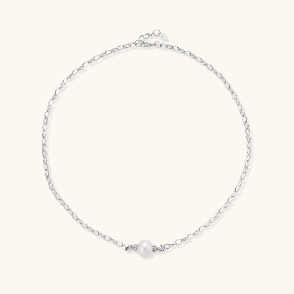 Circle view of Luna Pearl Chain necklace in rhodium-plated 925 silver with solitaire freshwater pearl by VAHN Jewels