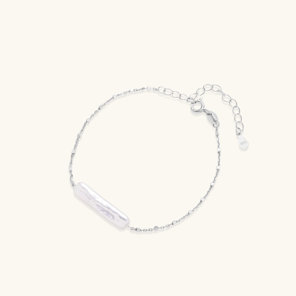 Single baroque pearl chain bracelet in rhodium-plated 925 sterling silver, front view | VAHN Jewels