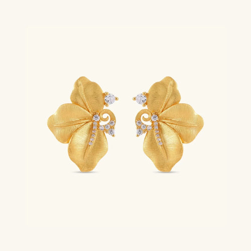 Brushed gold flower stud earrings in 18K gold-plated 925 sterling silver | VAHN Jewels